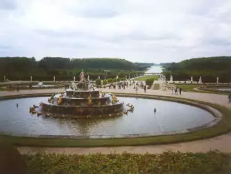 Paris Versailles Fountain 03
