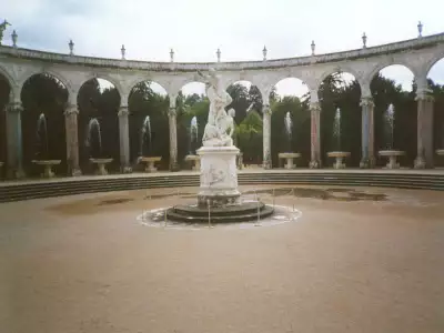 Paris Versailles Fountain 02