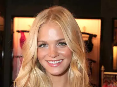 Erin Heatherton In Chicago