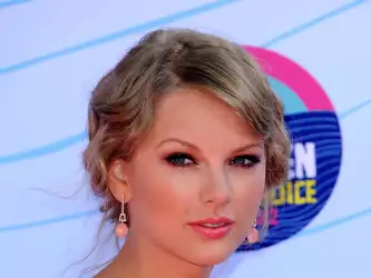 Taylor Swift2 Teen Choice Awards In California