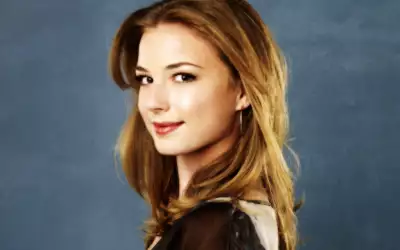 Emily VanCamp