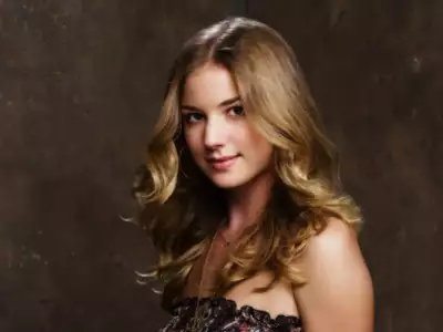 Emily VanCamp