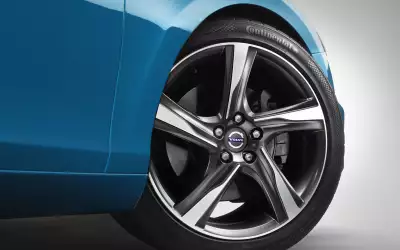 Volvo V40 R Design3