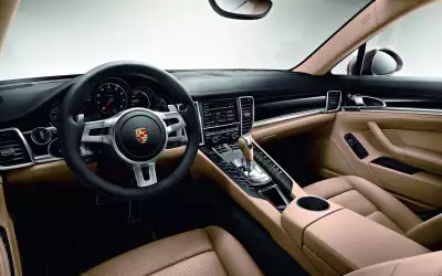 Porsche Panamera Platinum Edition3