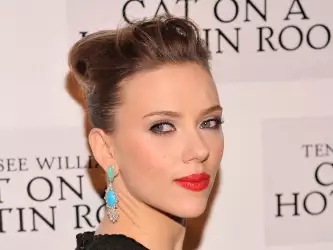 Scarlett Johansson Cat On A Hot Tin Roof