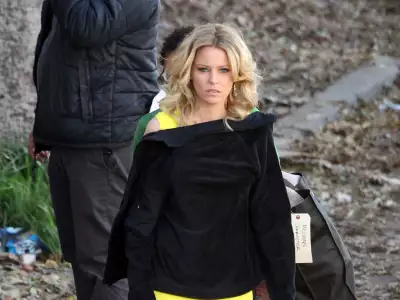 Elizabeth Banks Walk Of Shame Set Candids In Los Angeles