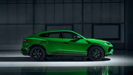 Lamborghini Urus Performante Green Wallpaper