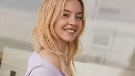 Sydney Sweeney Actress Wallpaper - Captivating Beauty in Every Pixel