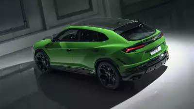Lamborghini Urus Performante Wallpaper - Rear View Elegance